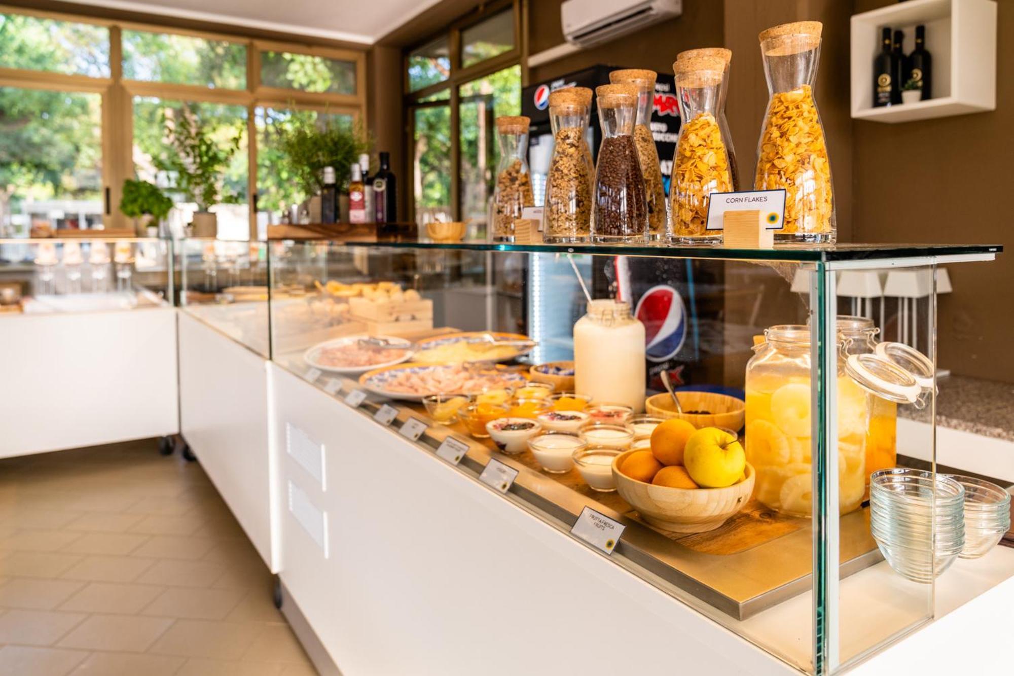Отель Club Del Sole Viareggio Family Collection Торре-дель-Лаго-Пуччини Экстерьер фото